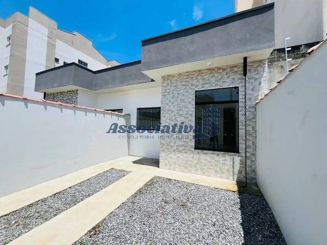 Casa à venda com 3 quartos, 82m² - Foto 2