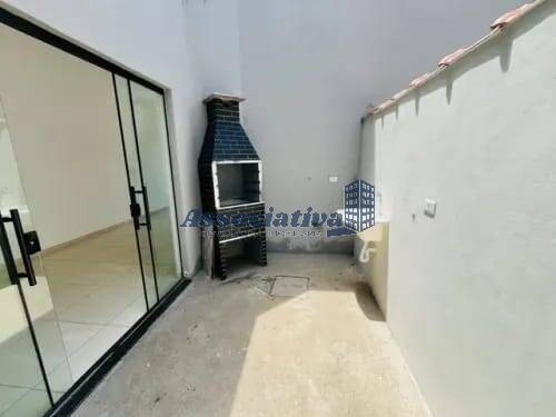 Casa à venda com 3 quartos, 82m² - Foto 9