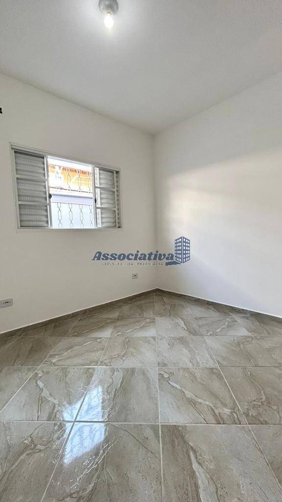 Casa à venda com 3 quartos, 99m² - Foto 11