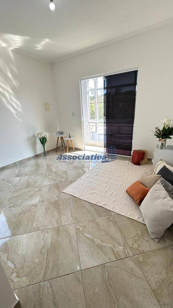 Casa à venda com 3 quartos, 99m² - Foto 2