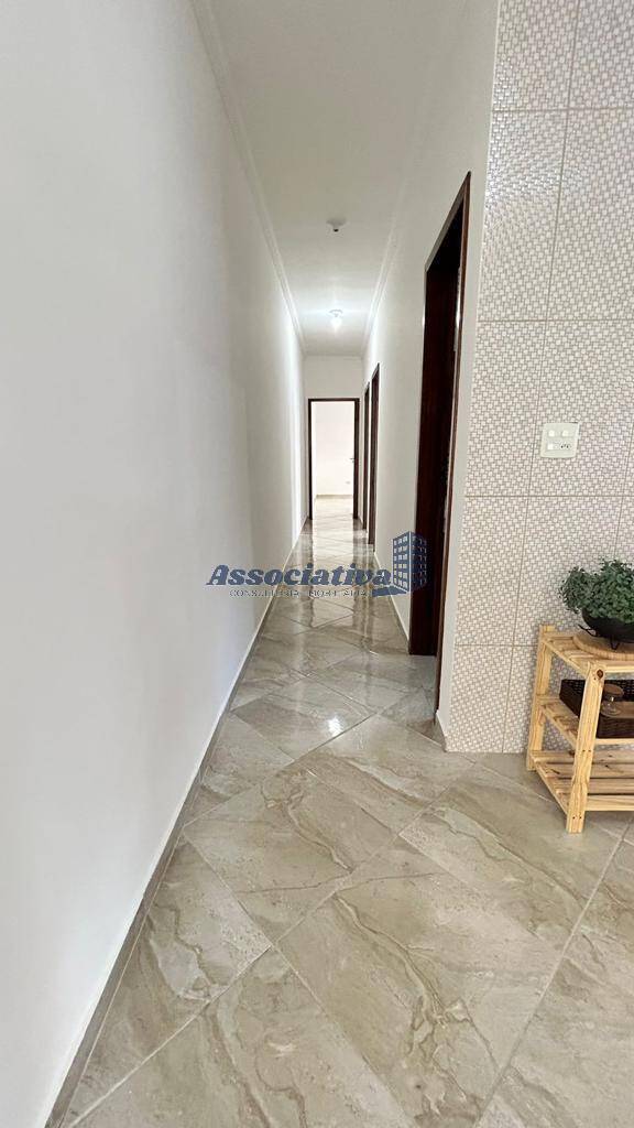 Casa à venda com 3 quartos, 99m² - Foto 4