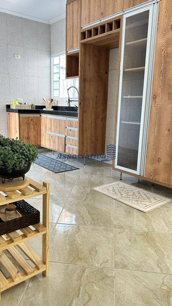 Casa à venda com 3 quartos, 99m² - Foto 5