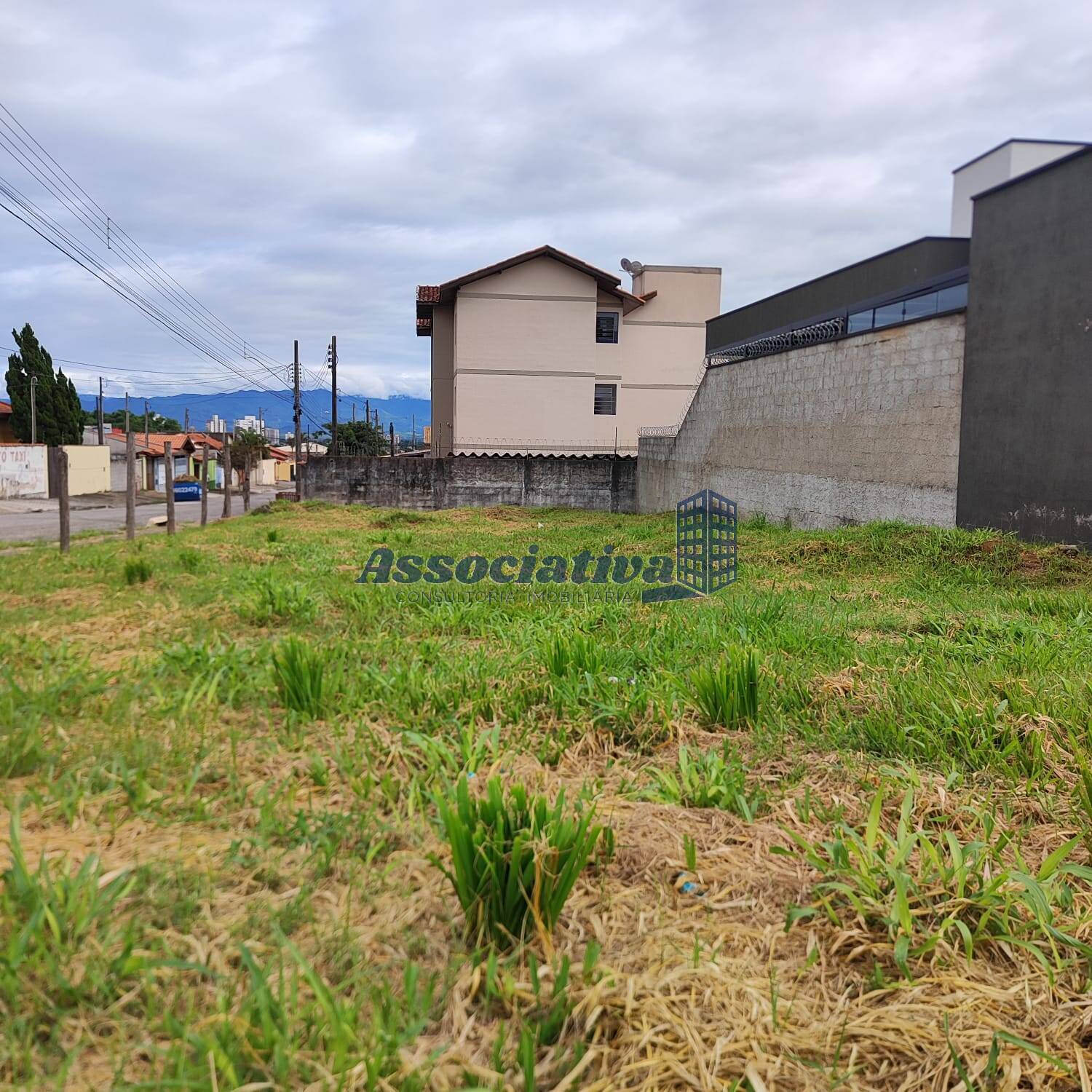 Terreno à venda, 300m² - Foto 1