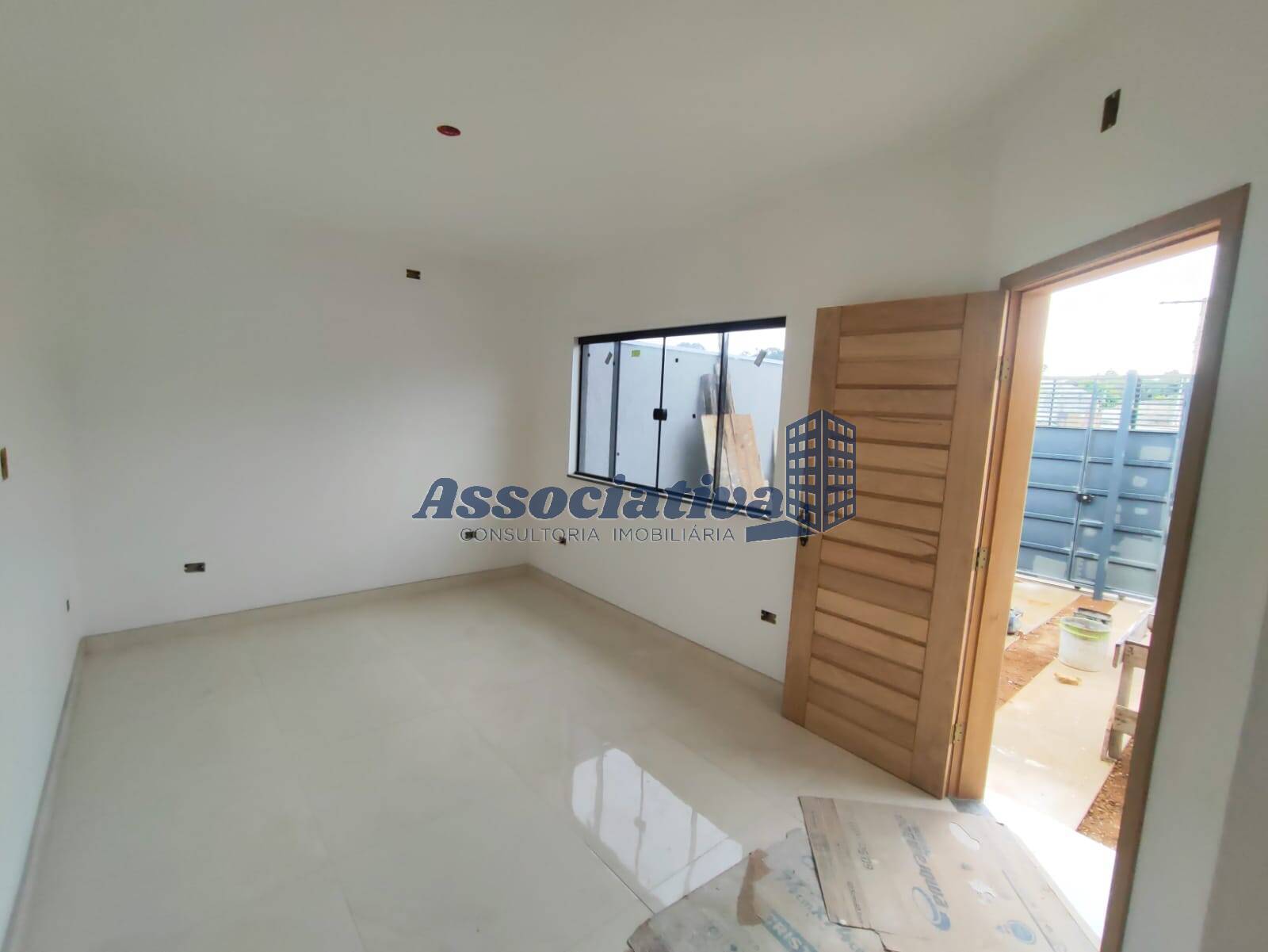 Casa à venda com 3 quartos, 89m² - Foto 4