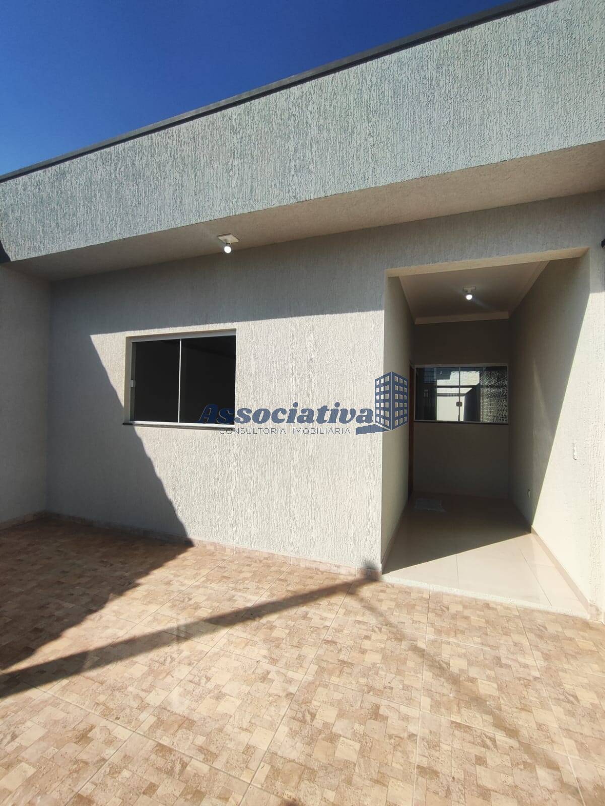 Casa à venda com 2 quartos, 89m² - Foto 1