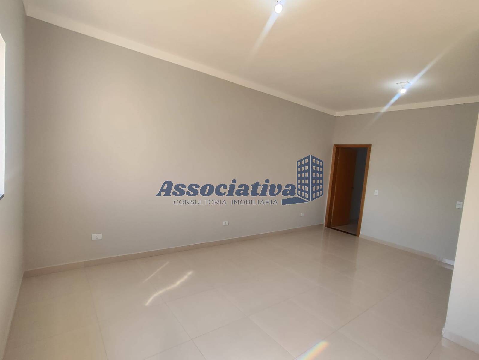 Casa à venda com 2 quartos, 89m² - Foto 3