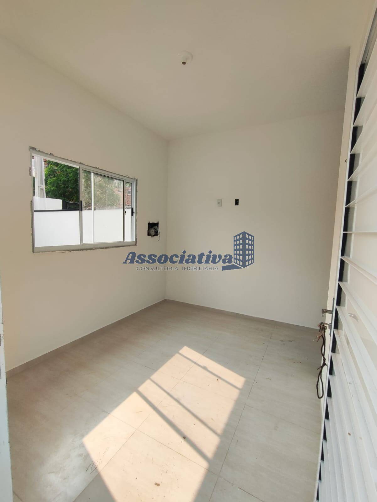 Casa à venda com 2 quartos, 57m² - Foto 6