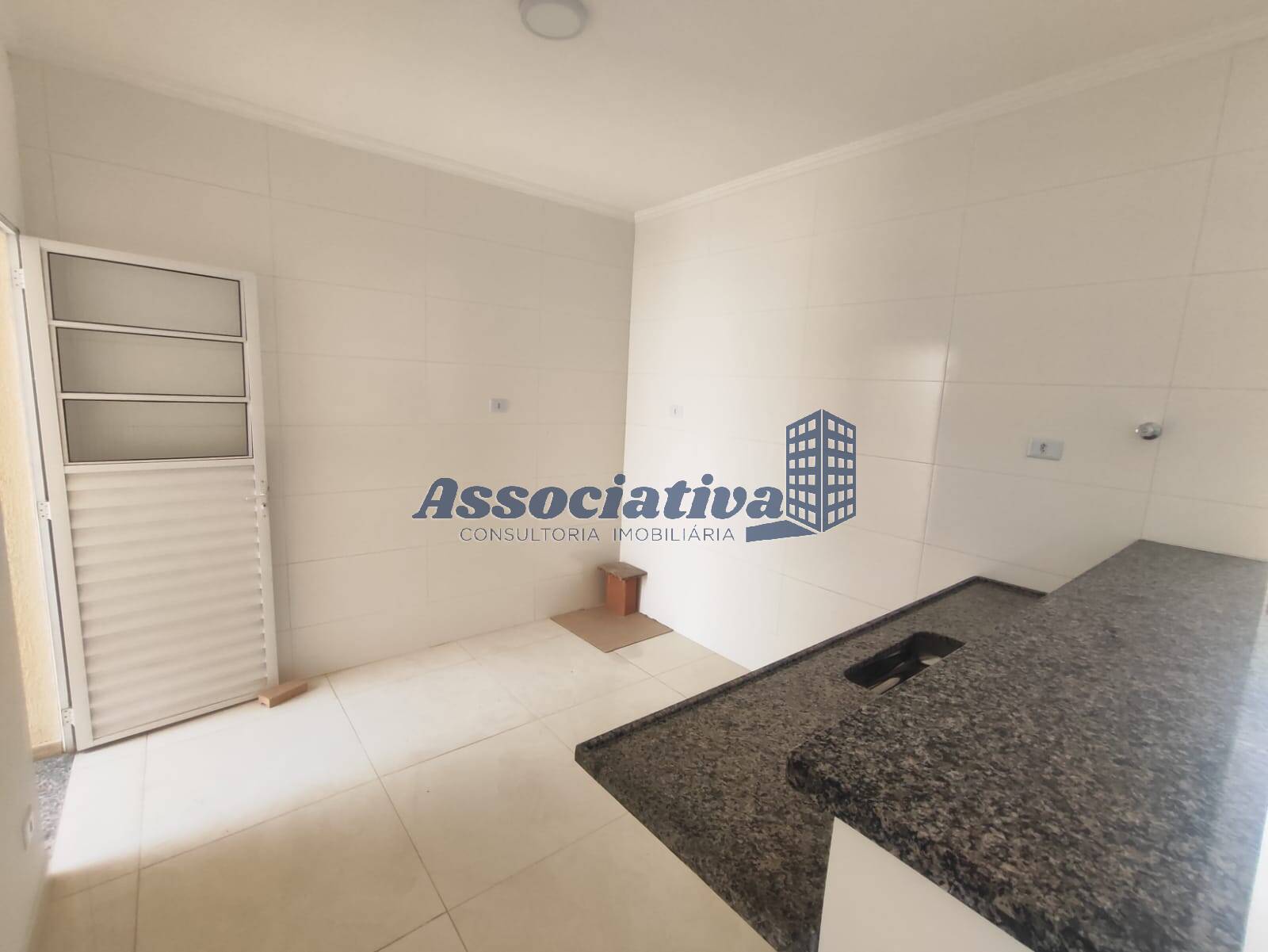 Casa à venda com 3 quartos, 89m² - Foto 11