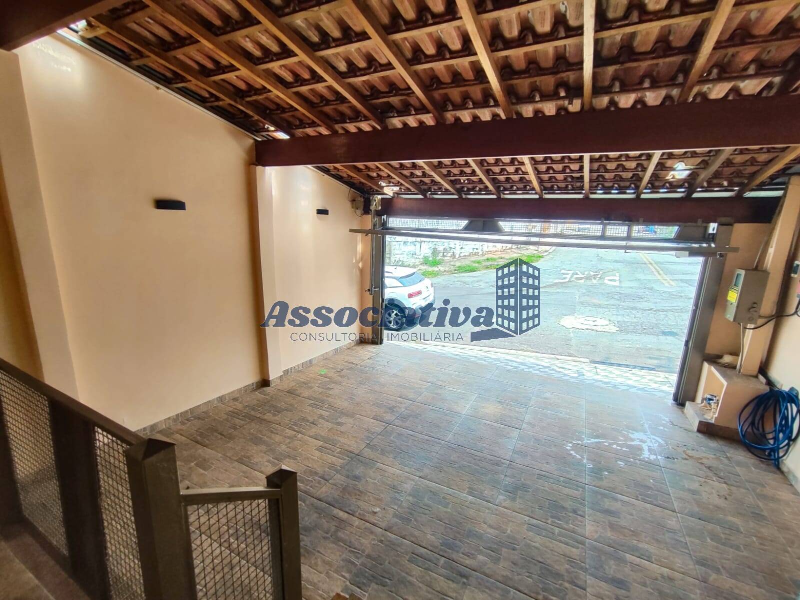 Casa à venda com 3 quartos, 122m² - Foto 3