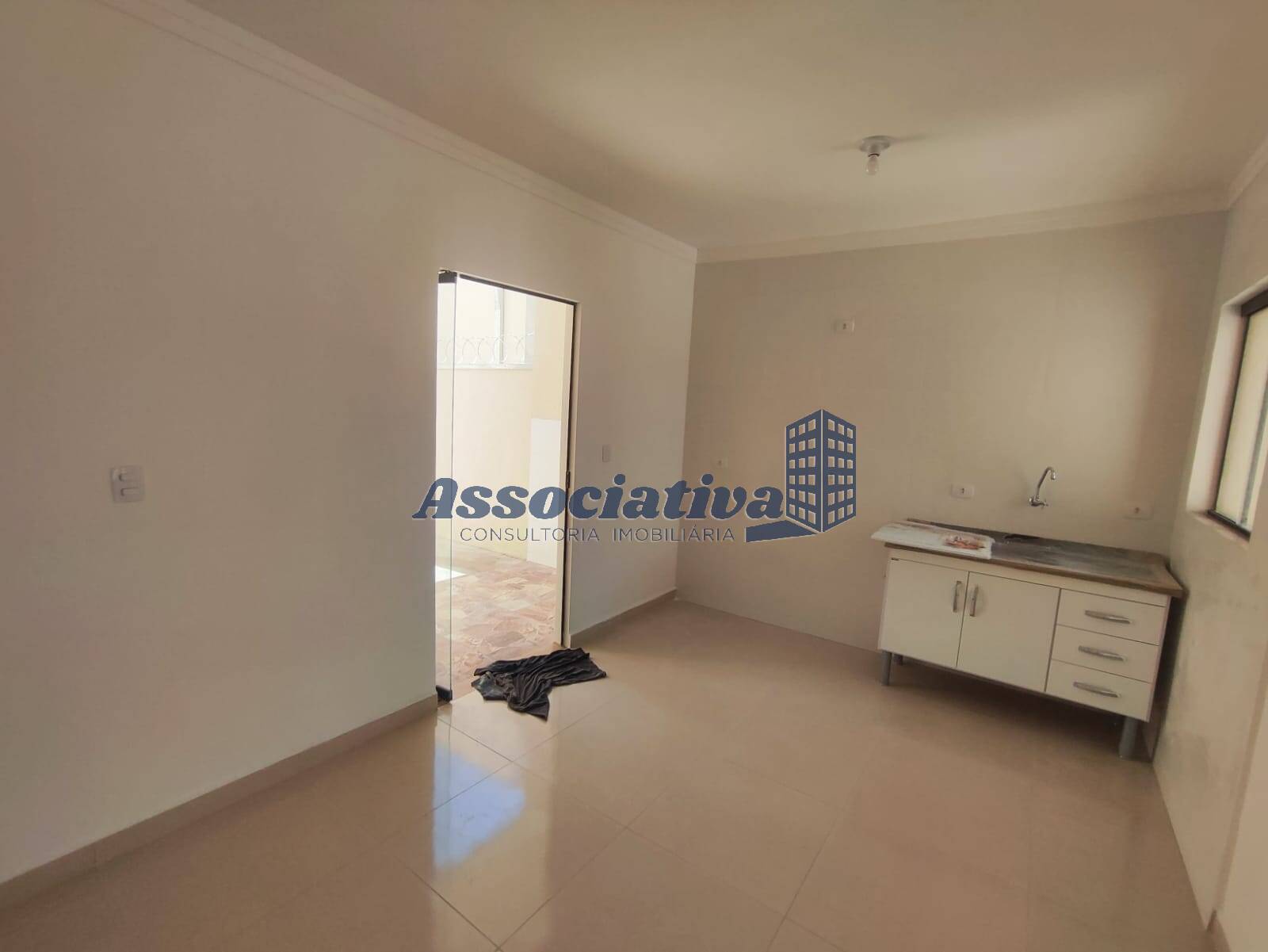 Casa à venda com 2 quartos, 64m² - Foto 11