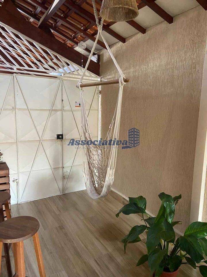 Casa à venda com 3 quartos, 150m² - Foto 4