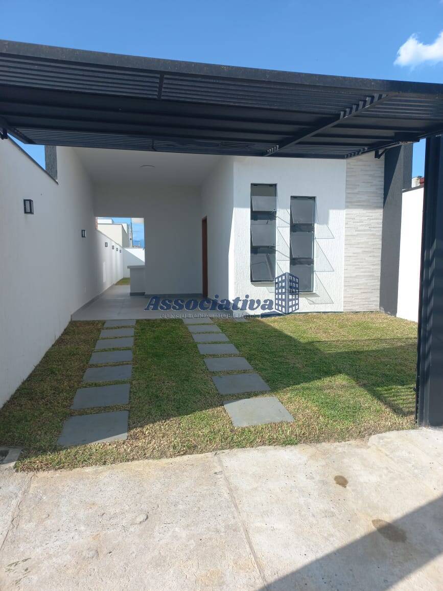 Casa à venda com 2 quartos, 89m² - Foto 1