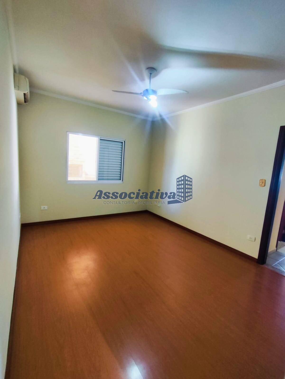 Casa de Condomínio à venda com 3 quartos, 215m² - Foto 36