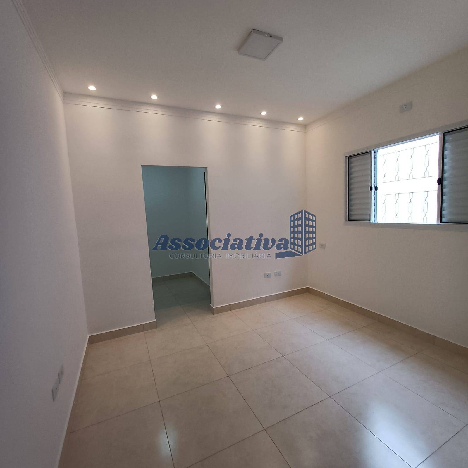 Casa à venda com 2 quartos, 70m² - Foto 14