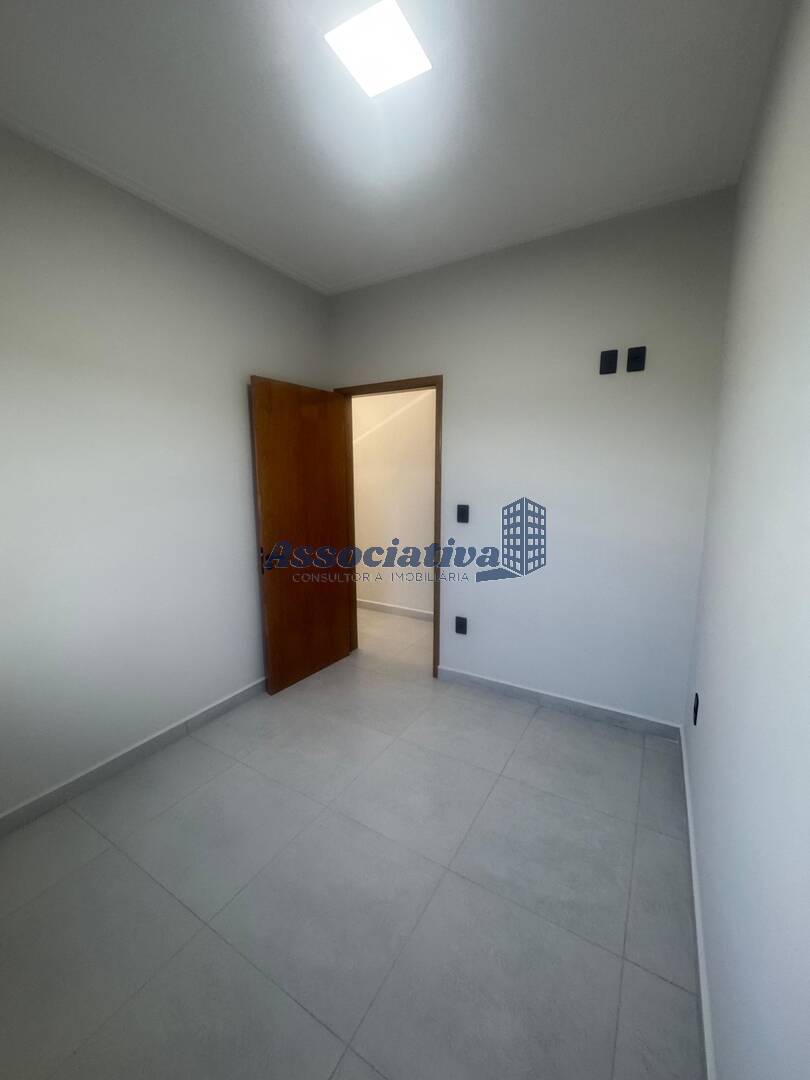 Casa à venda com 3 quartos, 84m² - Foto 12