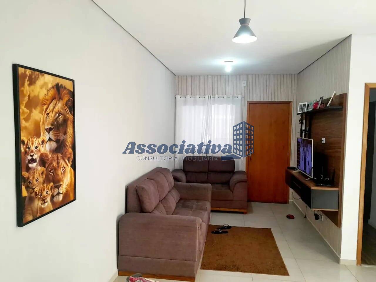 Casa à venda com 3 quartos, 82m² - Foto 1