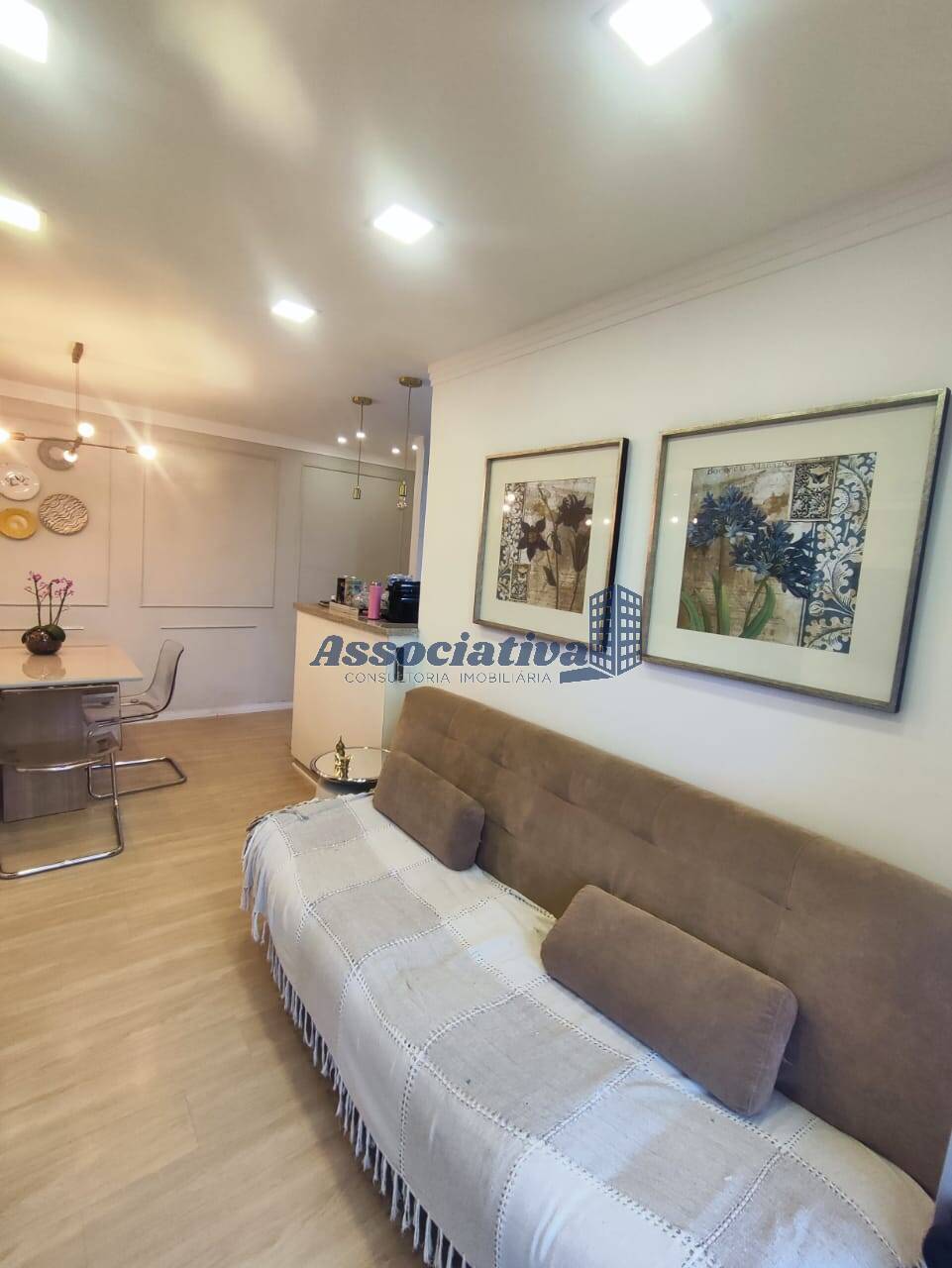 Apartamento à venda com 3 quartos, 72m² - Foto 2