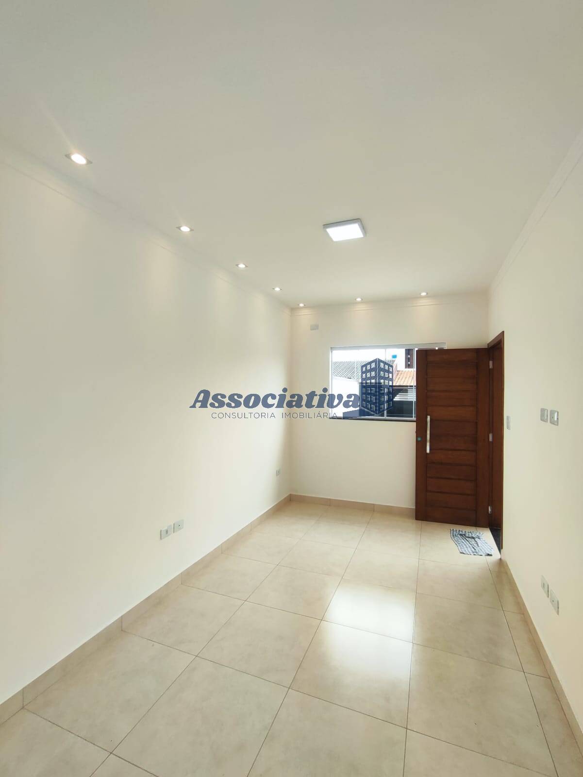 Casa à venda com 2 quartos, 70m² - Foto 5