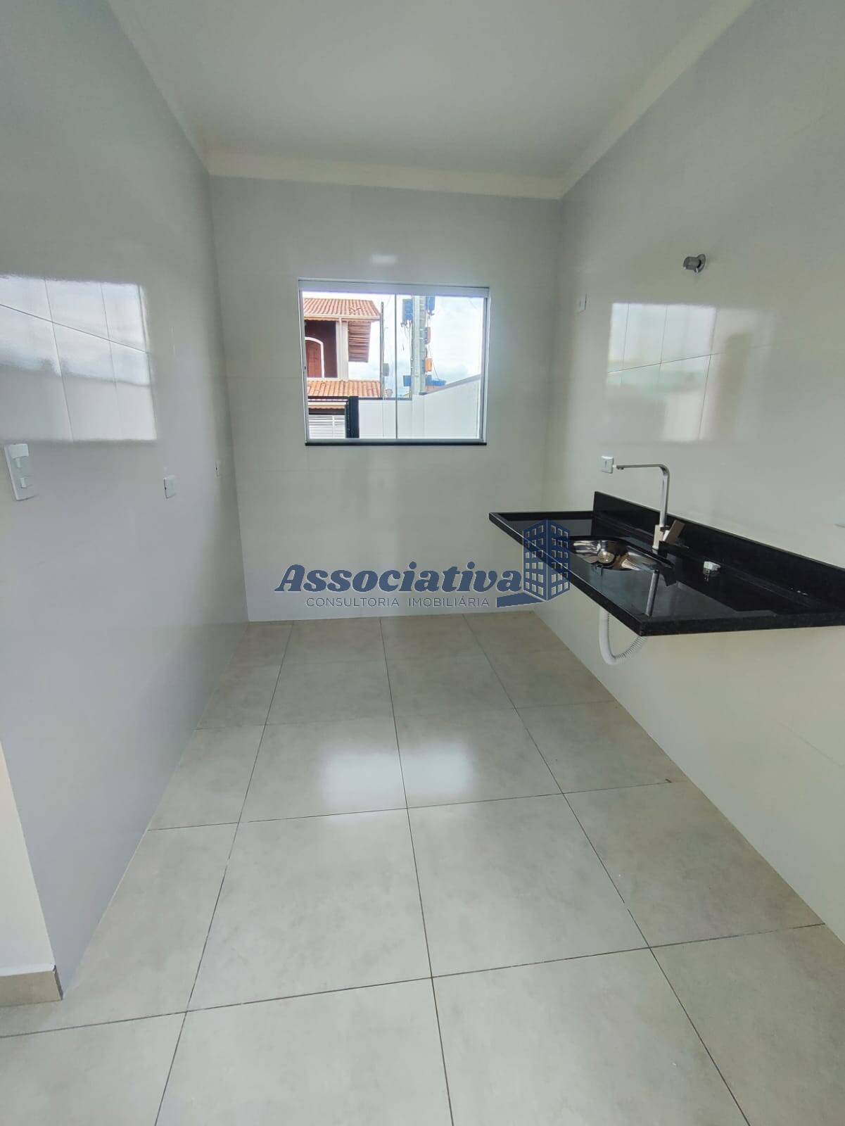 Casa à venda com 2 quartos, 70m² - Foto 10