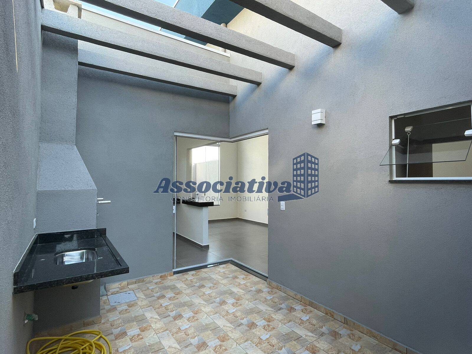 Casa à venda com 3 quartos, 95m² - Foto 2