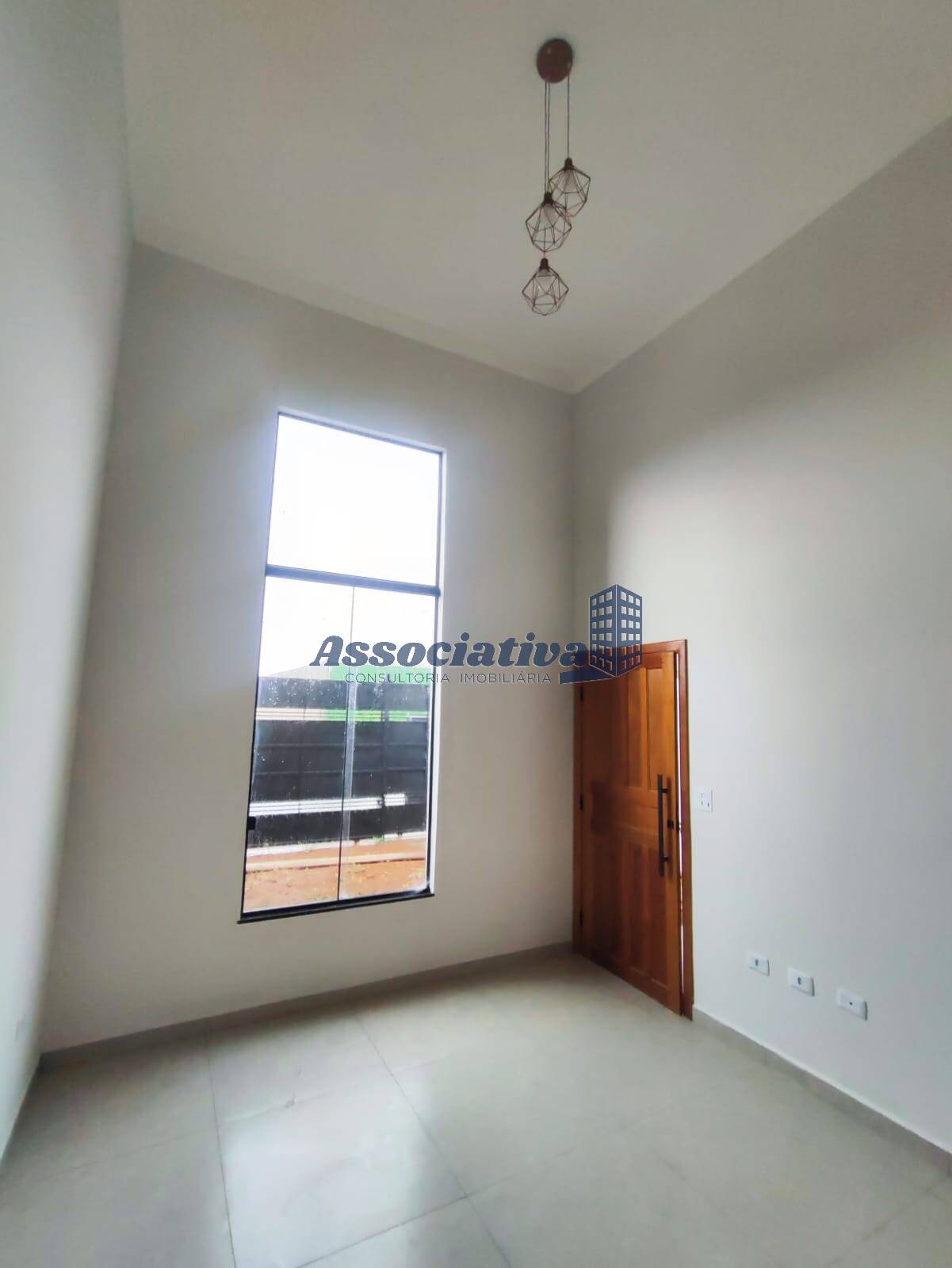 Casa à venda com 2 quartos, 72m² - Foto 2