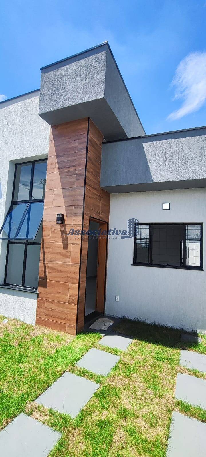 Casa à venda com 3 quartos, 96m² - Foto 2