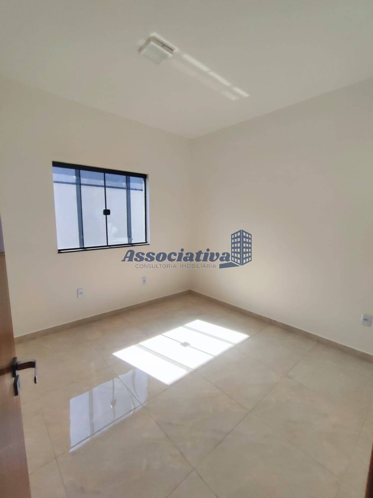 Casa à venda com 3 quartos, 83m² - Foto 10