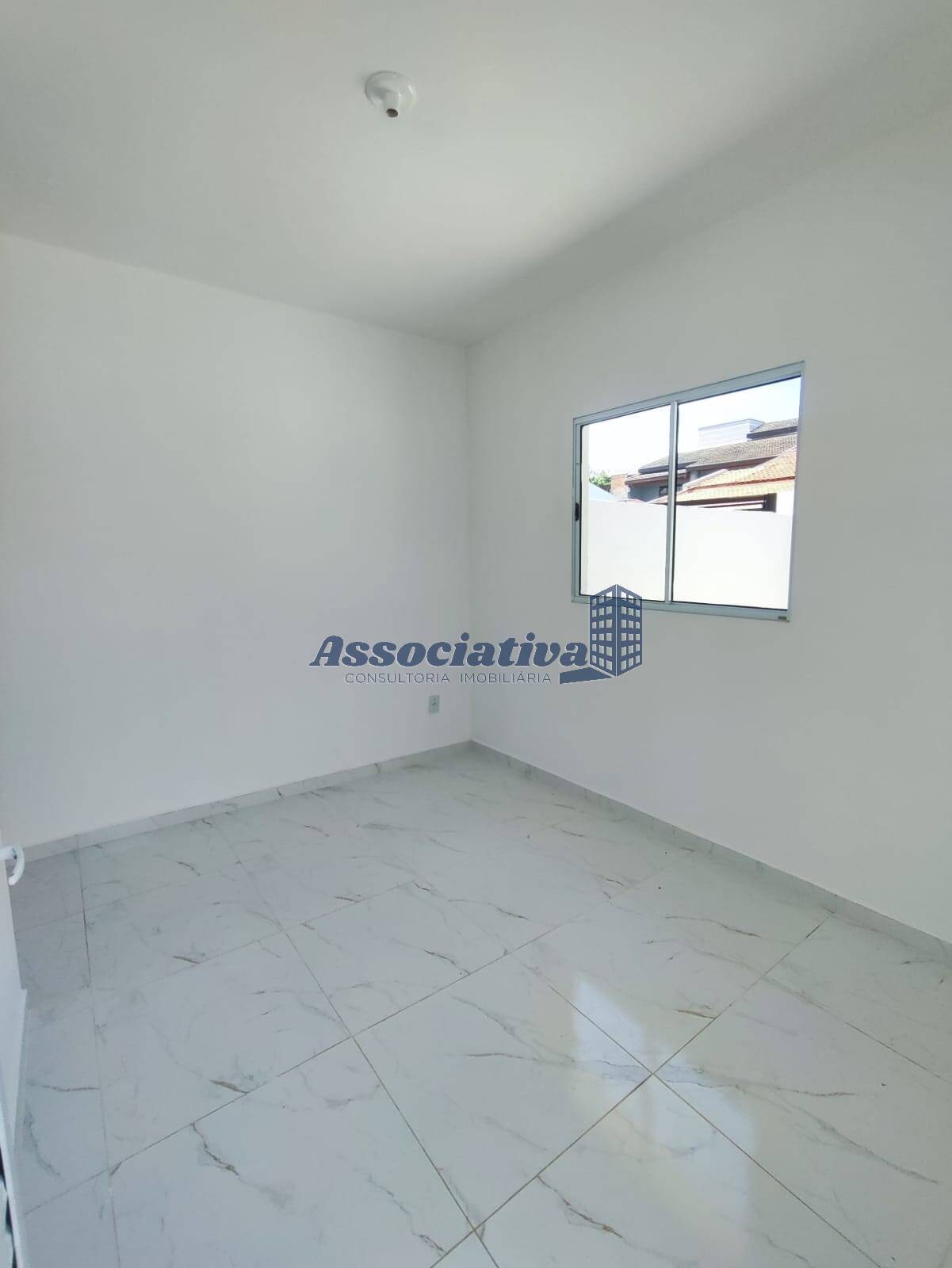 Casa à venda com 2 quartos, 59m² - Foto 11